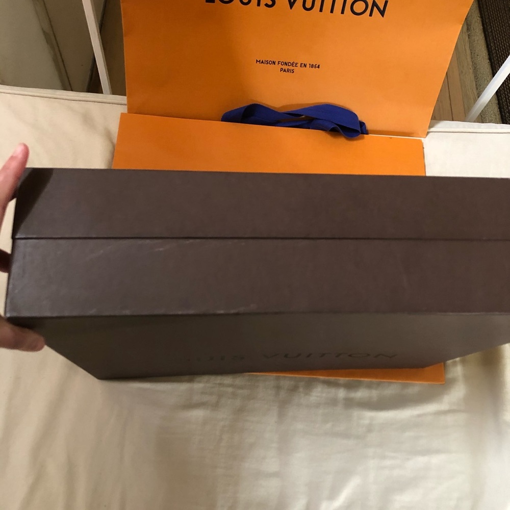 Authentic LV Box - Picture 5 of 12